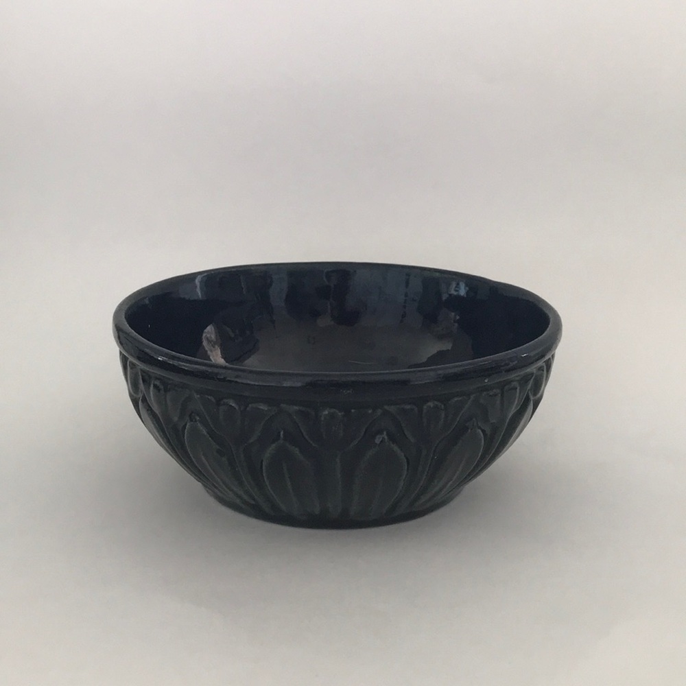 dark blue bowl